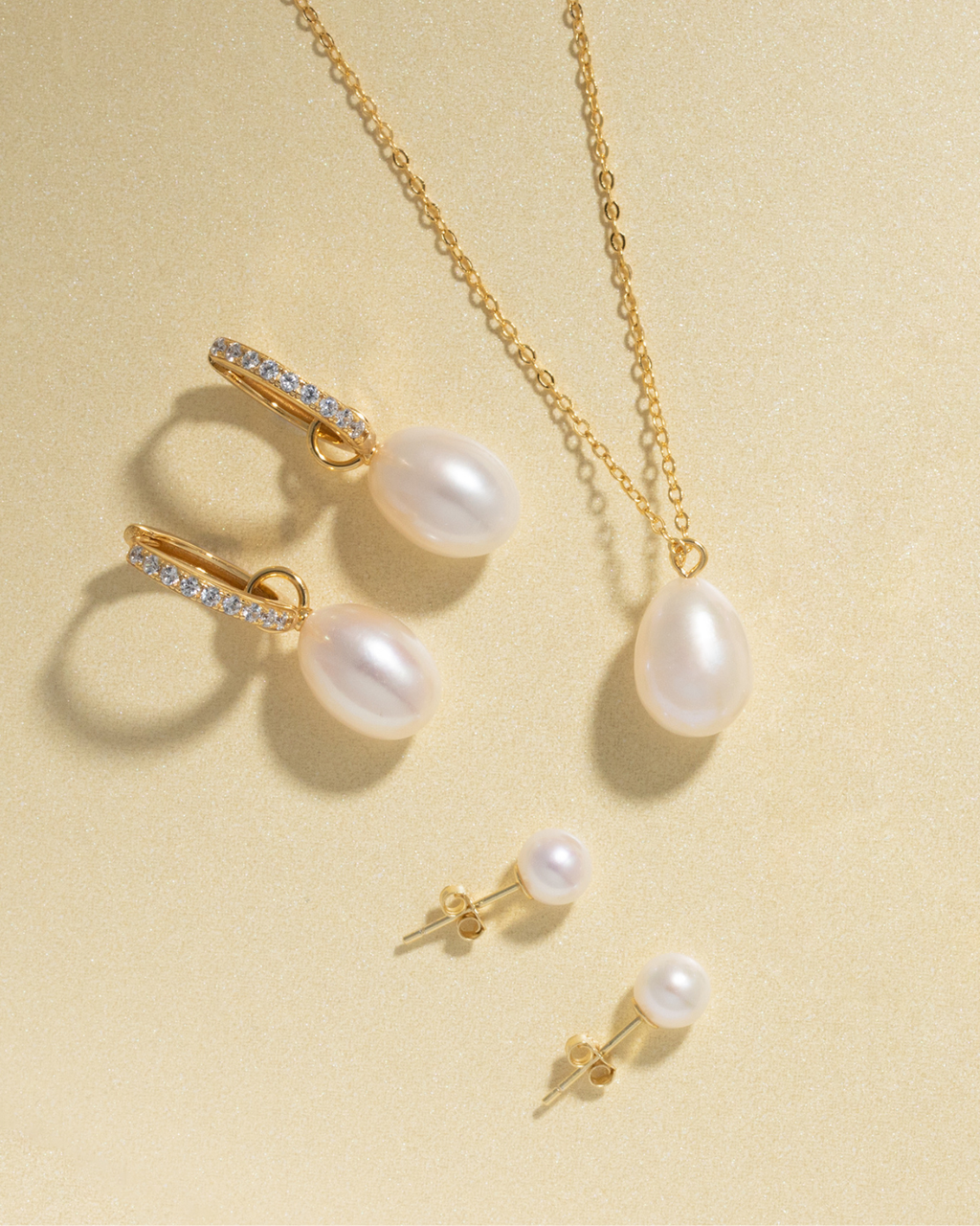 Large Freshwater Pearl Pendant Necklace in 18k Gold Vermeil