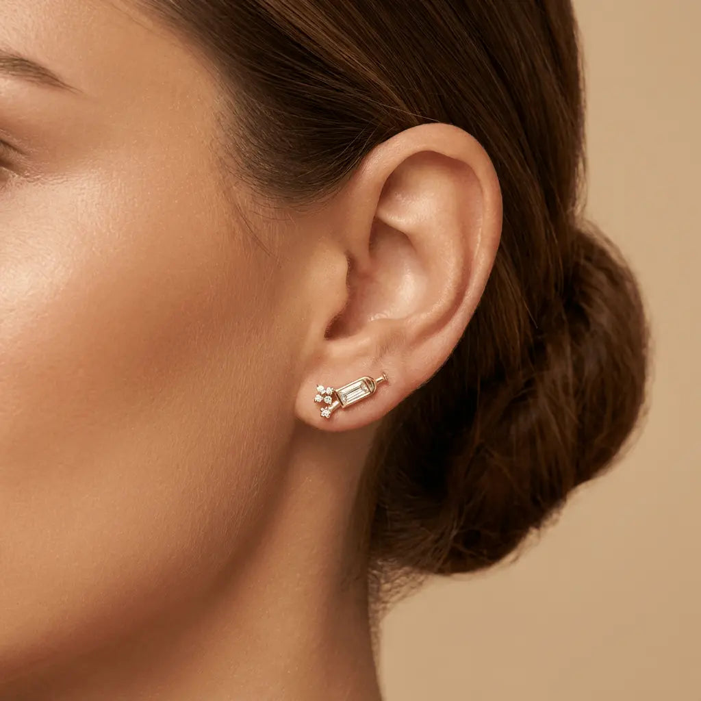Solid Gold Earrings – Baguette Bloom Stud – 14ct Gold